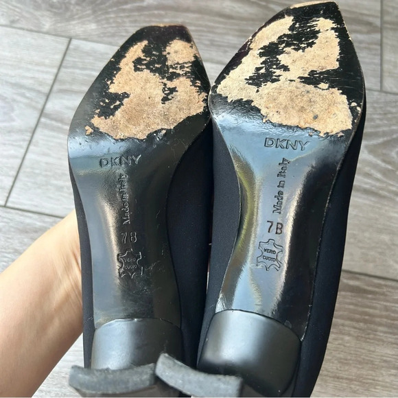DKNY Essential Black Nylon Fabric Square Toe Slim  Heel Pumps Made in Italy - Picture 11 of 14